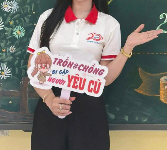 Dịch vụ thiết kế và in hashtag cầm tay